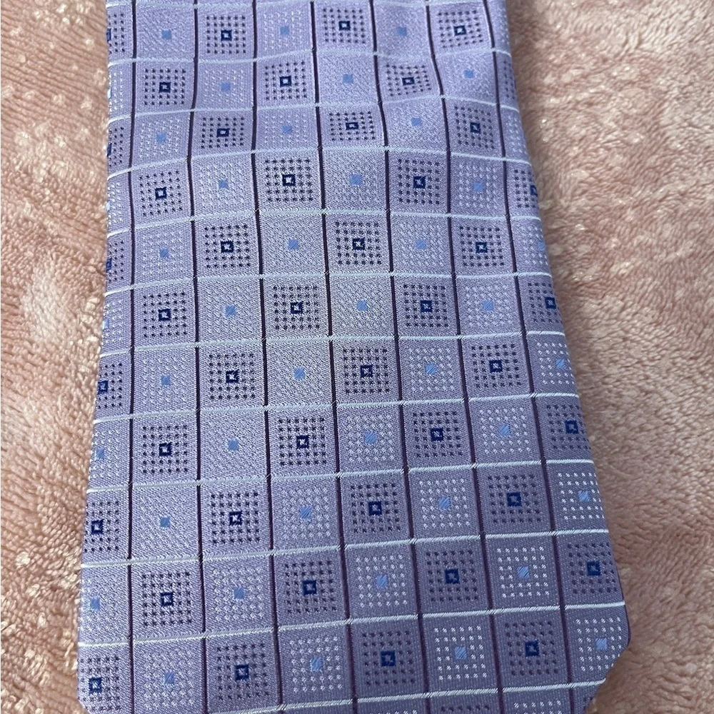 Geoffrey Beene Lavender Geometric Men's Tie